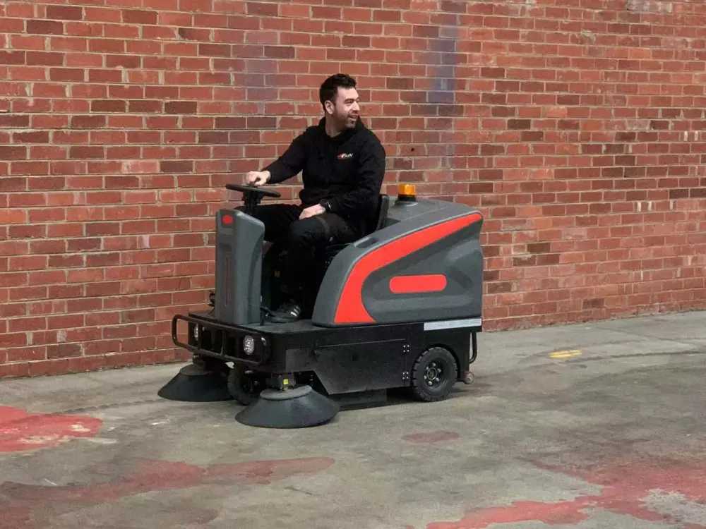 5705